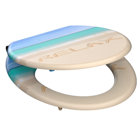 Mönstrad toalettsits universal med träkärna - BÄTTRE. CC-mått: 130-185mm Längd: 425-475mm Bredd: 375mm.